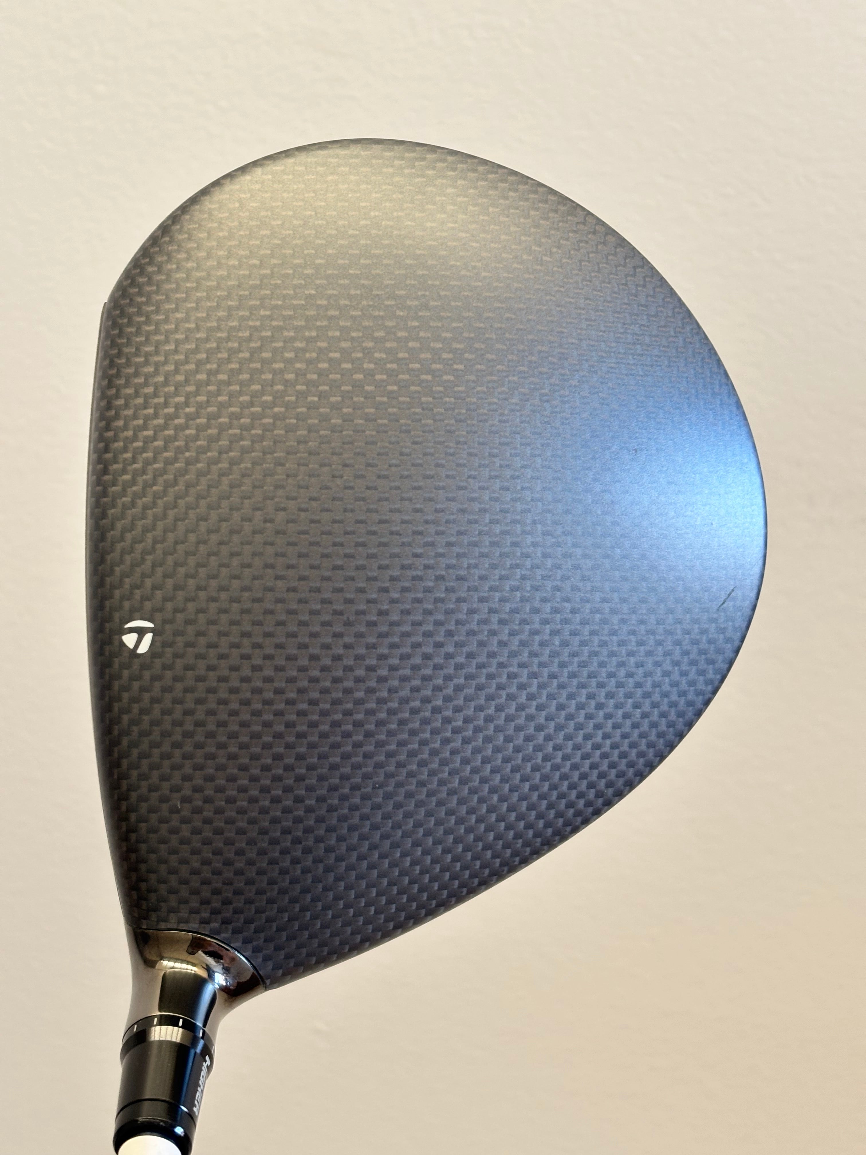 TAYLORMADE QI35 LS 9.0* DRIVER REGULAR FLEX HEADCOVER INCLUDED