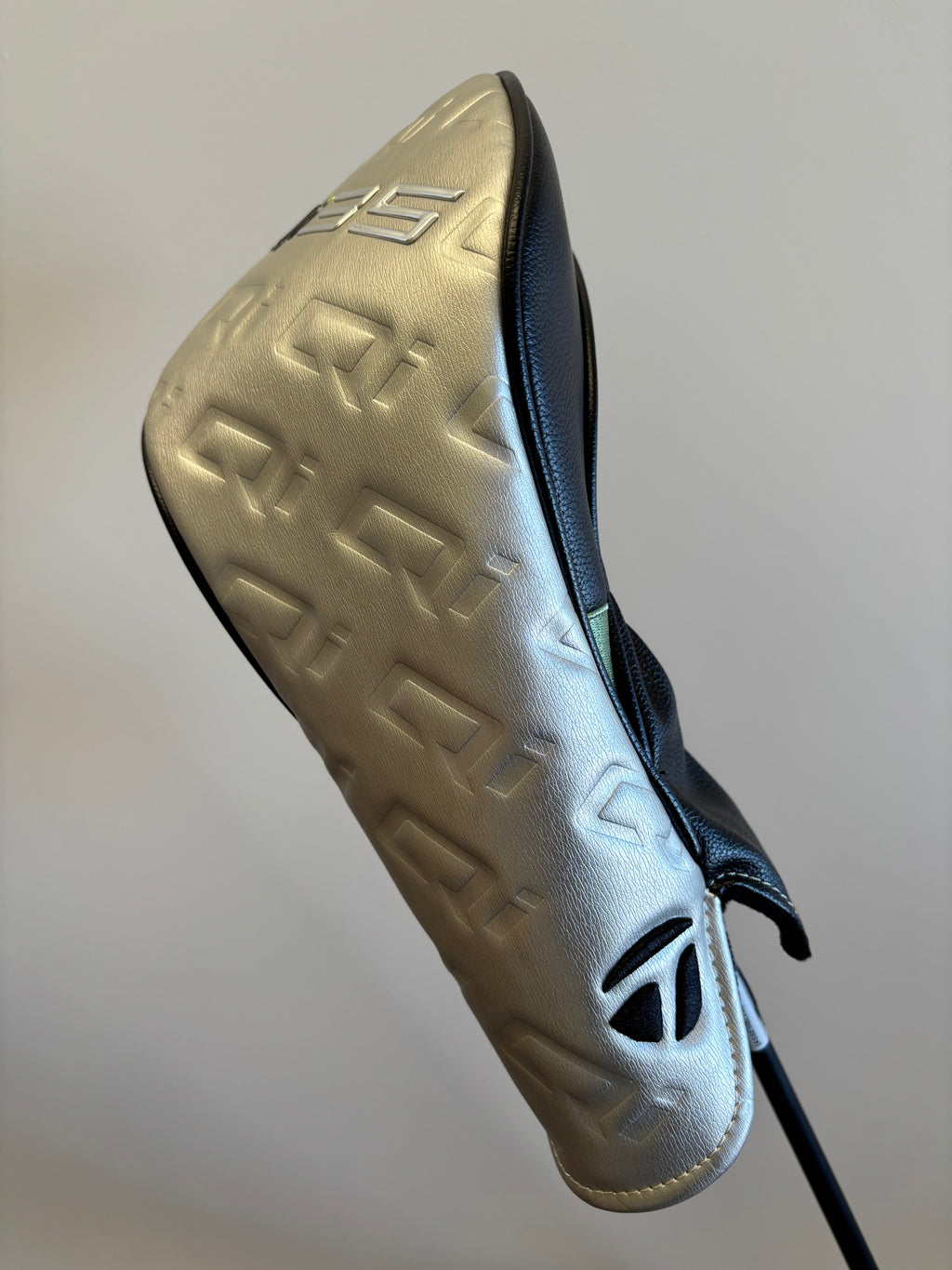 TAYLORMADE QI35 LS 10.5* DRIVER REGULAR FLEX HEADCOVER INCLUDED