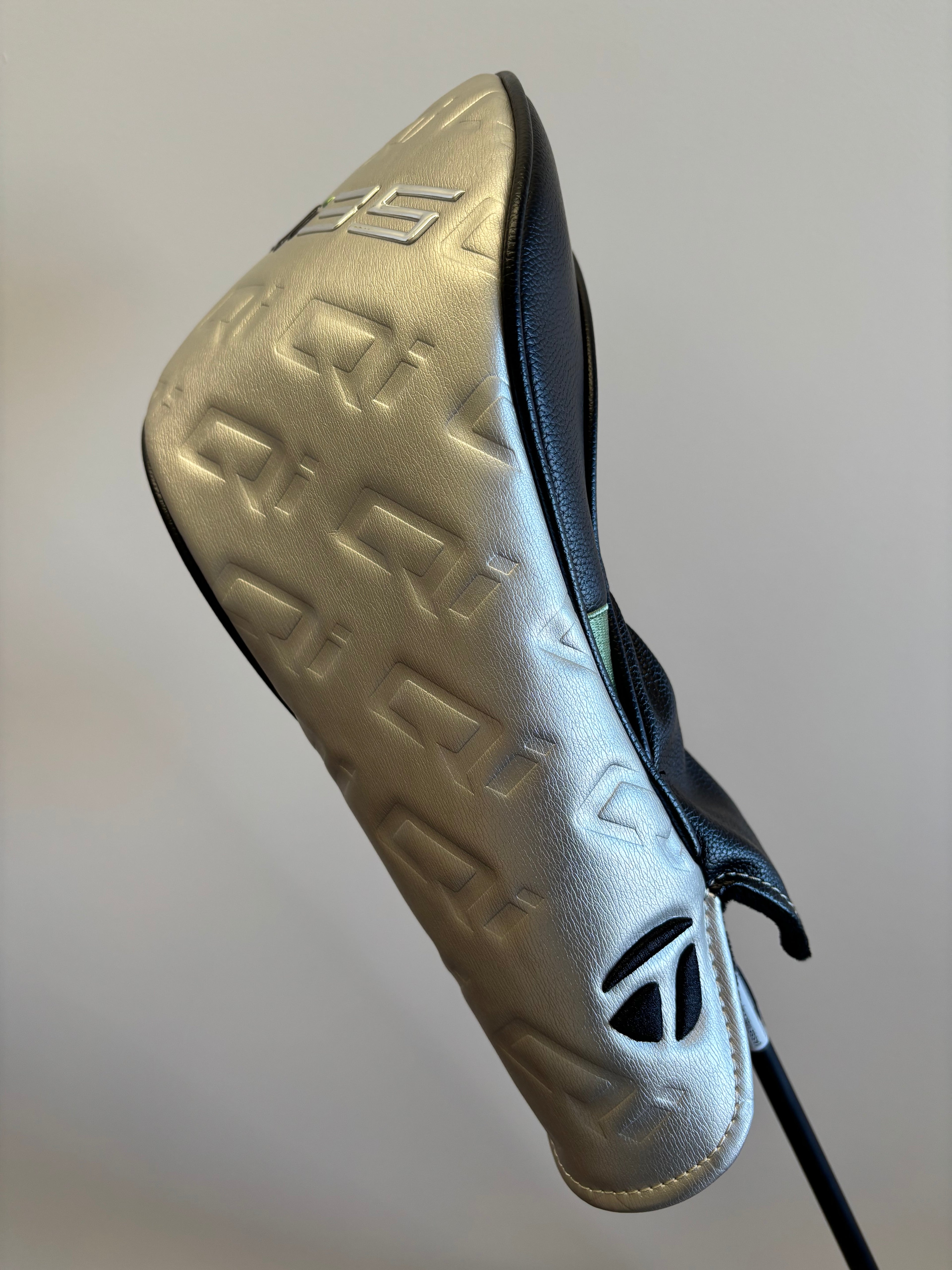 TAYLORMADE QI35 LS 9.0* DRIVER REGULAR FLEX HEADCOVER INCLUDED